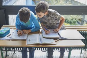 Schüler auf dem Gang